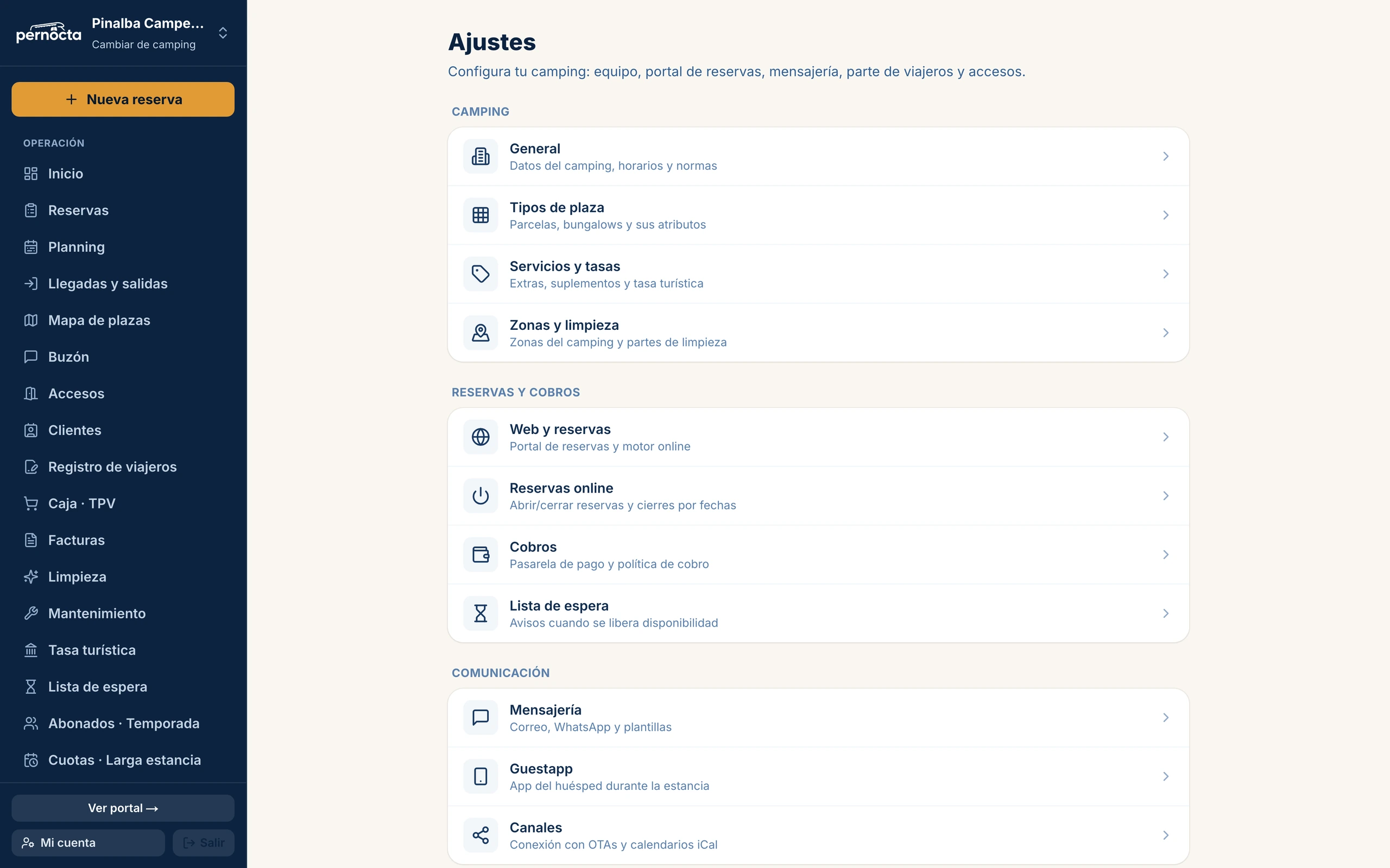 Captura de Ajustes: el centro de configuración del panel en el panel de Pernocta