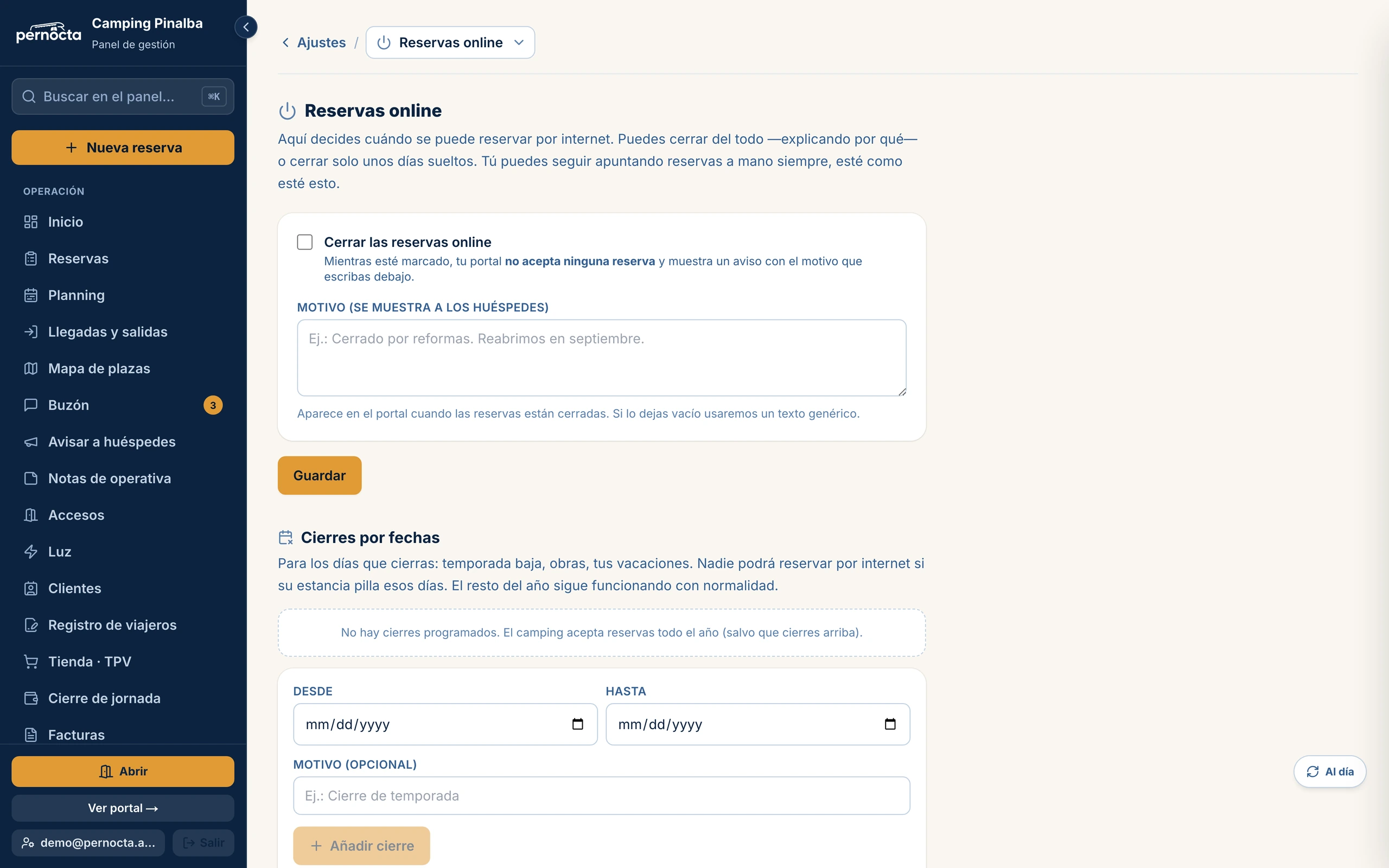 Captura de Ajustes › Reservas online en Pernocta, con el interruptor para cerrar las reservas del portal y los cierres por fechas